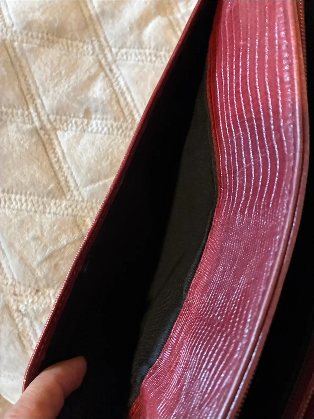Women's Crossbody Bag in Burgundy
